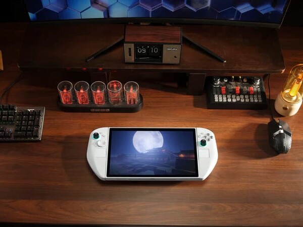 Abxylute 3D One은 글래스프리 3D 화면과 아이 트래킹 기술을 적용한 11인치 핸드헬드 게임기로, 게임과 생산성을 동시에 지원한다. | image© Abxylute