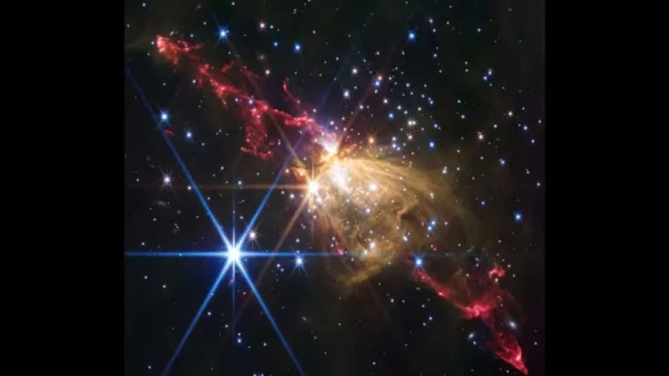 제임스웹이 촬영한 쌍둥이 제트 아기별, 8광년 길이 우주 폭풍 포착 | image© NASA