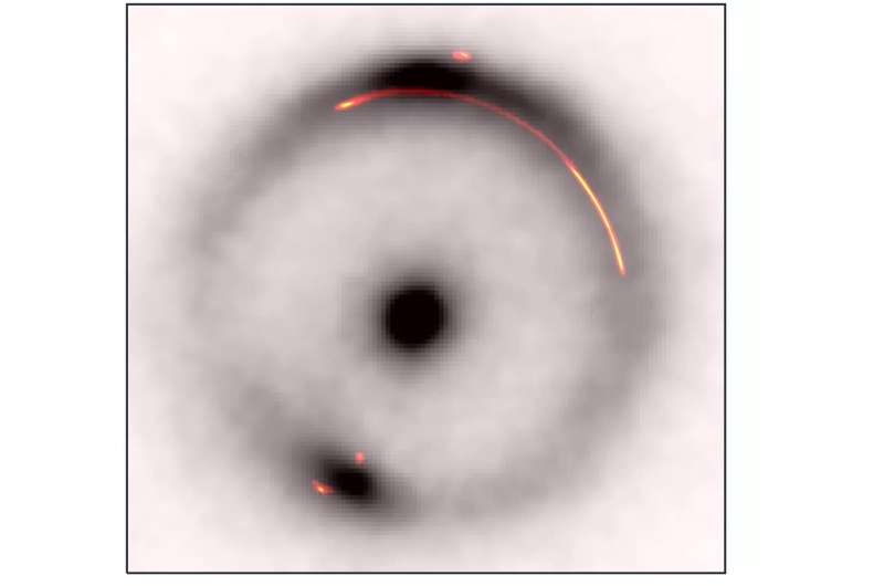 적외선 방출(흑백)과 무선 방출(컬러)의 오버레이. | image© Keck/EVN/GBT/VLBA