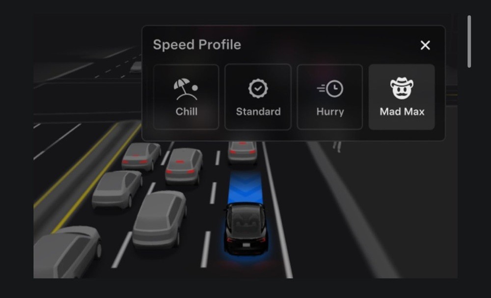 테슬라가 FSD 14.1.2 업데이트로 ‘매드맥스 모드’를 추가했다. 급한 상황에서 더 인간적인 자율주행을 구현한다. | image© X/@jaehwa