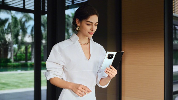 화웨이가 11월 25일 중국에서 새로운 폴더블 스마트폰 메이트 X7을 공식 발표한다 | image© Huawei